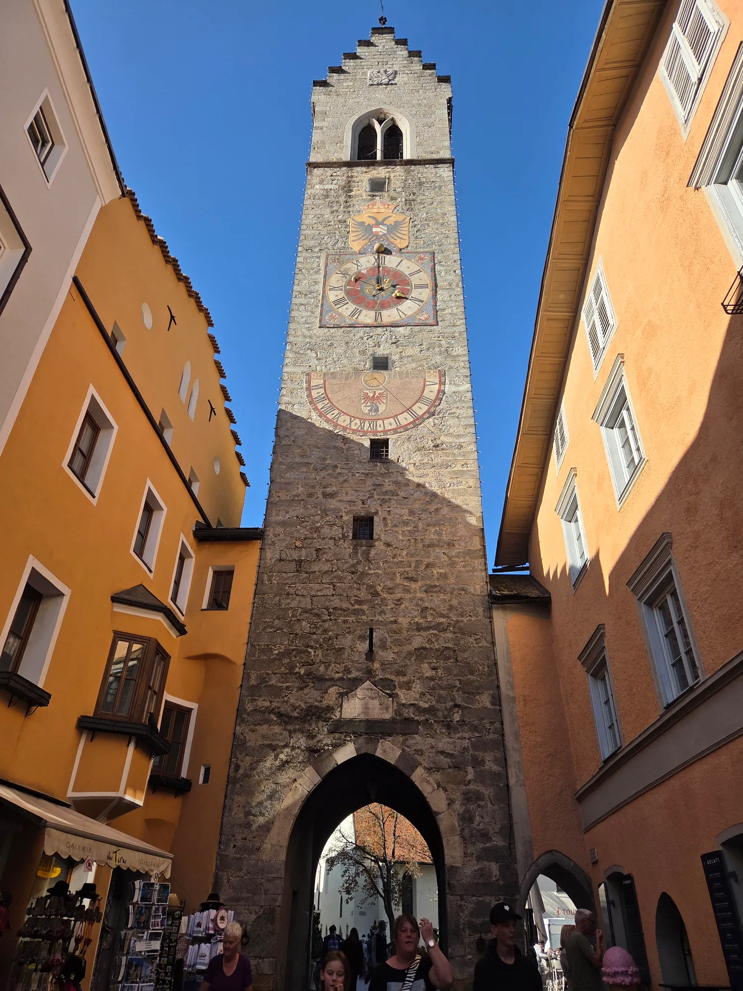 Der Zwölferturm in der Altstadt von Sterzing
