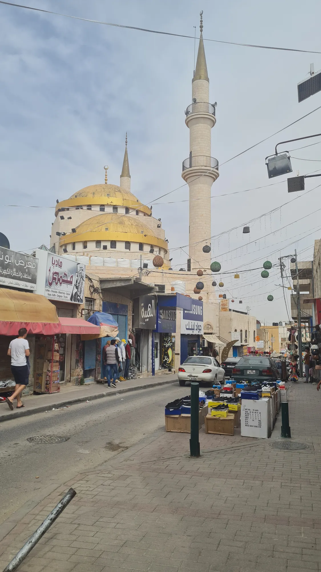 Moschee mit goldener Kuppel in Madaba am Ankunftstag